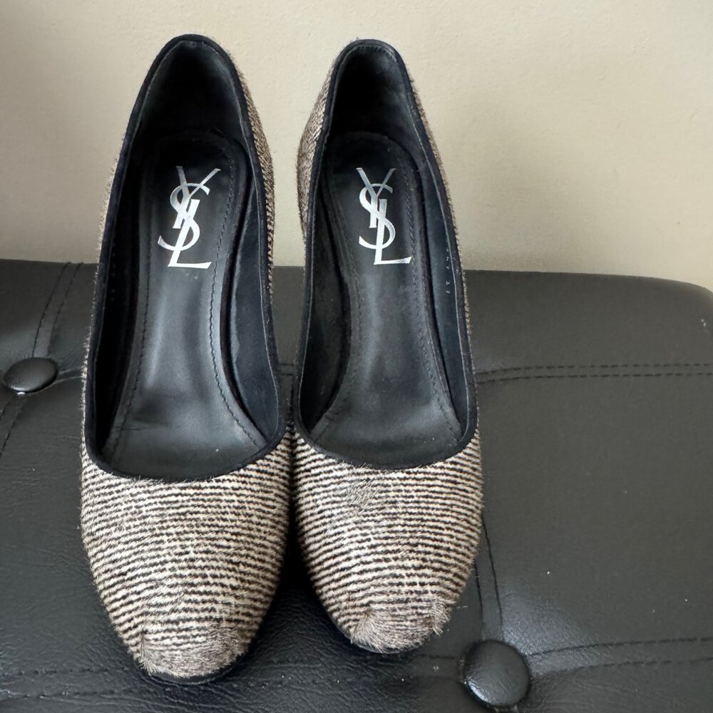 SAINT LAURENT Women Sz 37  Tribtoo Pony Hair Pumps Heels Black Zebra YSL